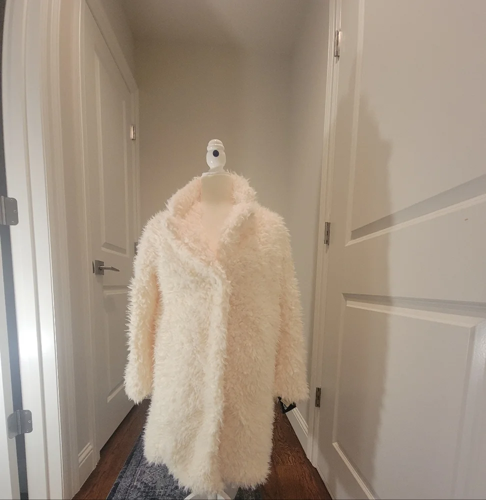 Art Class L(10-12) Girls. Long Faux Fur Ivory White Coat Jacket